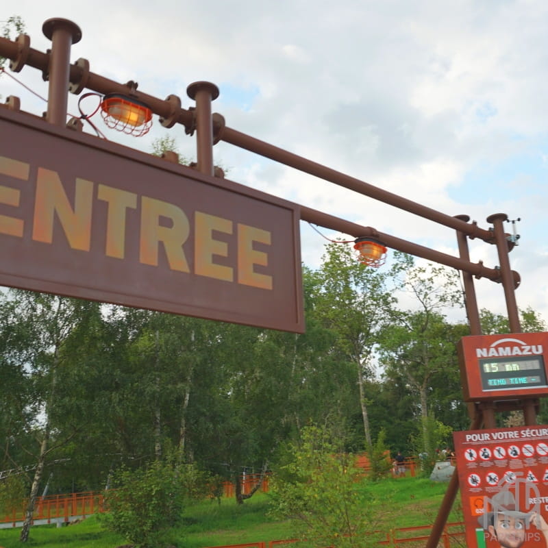 Entrée de la montagne russe Namazu, Vulcania