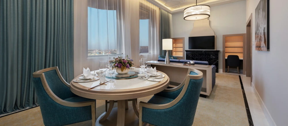 universak studios grand hotel
